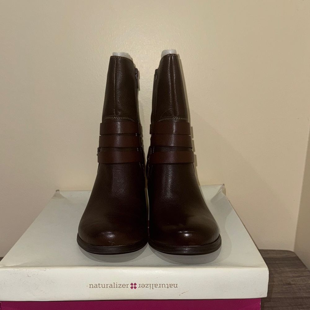 Naturalizer Rich Brown Ankle Boots